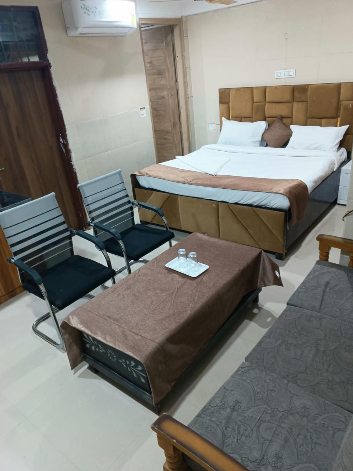 Soooper Hotel Gurgaon Luaran gambar
