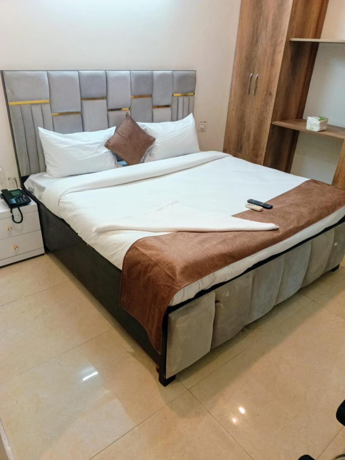 Soooper Hotel Gurgaon Luaran gambar